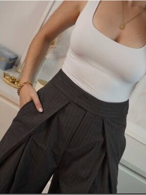 Zara High-Waist Pinstripe Pleated Women's pants - Charcoal
7149/247